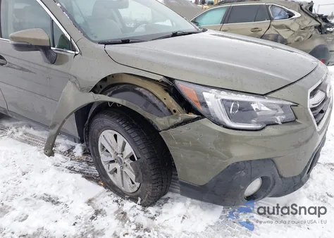 2018 Subaru Outback 2.5I Premium из США, поврежденный, VIN 4S4BSAFC8J3338686